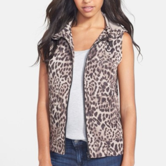 VINCE CAMUTO - Leopard Print Hooded Cargo Vest - Picture 10 of 10